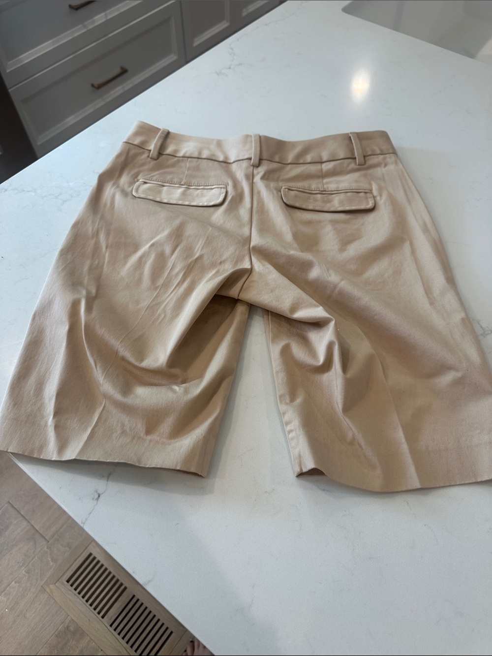NWT Banana Republic Shorts - Picture 2 of 5